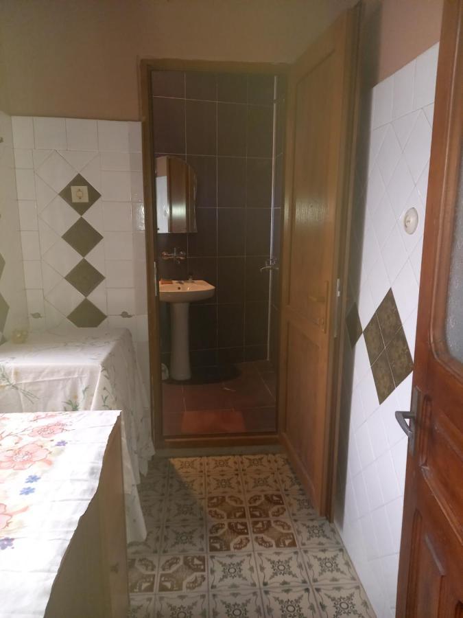 Guest House Roma Kutaisi Bagian luar foto
